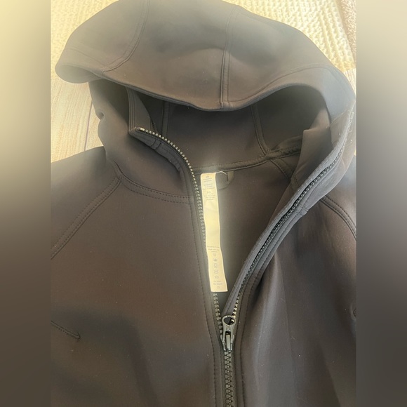 Black lululemon hoodie zip up jacket size 4 - Picture 3 of 6